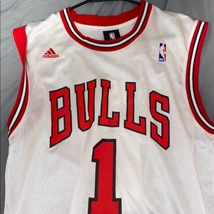 NBA legend Derrick Rose bulls jersey, authentic M